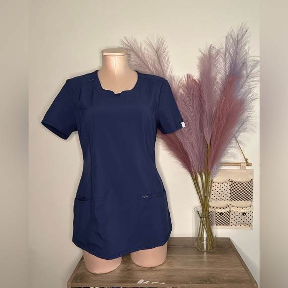 Cherokee Women's Blue Infinity Round Neck Scrub Top in Small - Picture 4 of 10